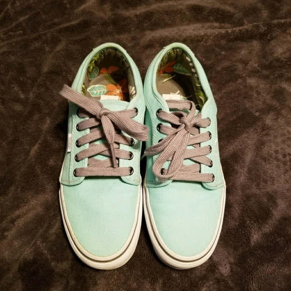 Vans - Picture 2 of 4